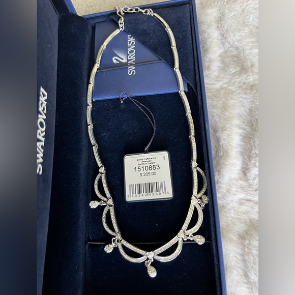 WORN ONCE Swarovski Necklace - Picture 2 of 3